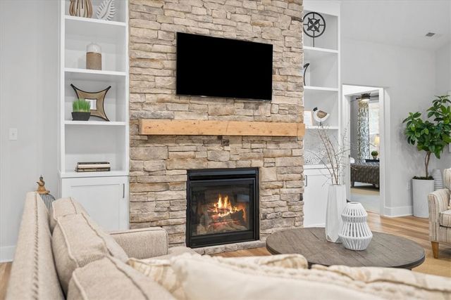 104 Ridgewood Heights Dr, West Deer, PA 15101