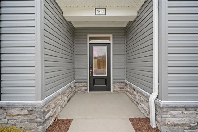 104 Ridgewood Heights Dr, West Deer, PA 15101