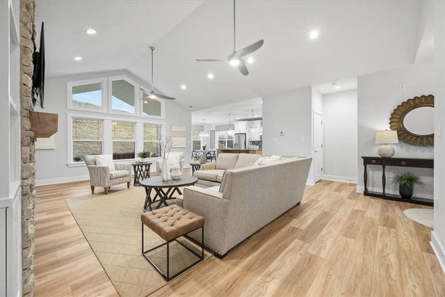 104 Ridgewood Heights Dr, West Deer, PA 15101