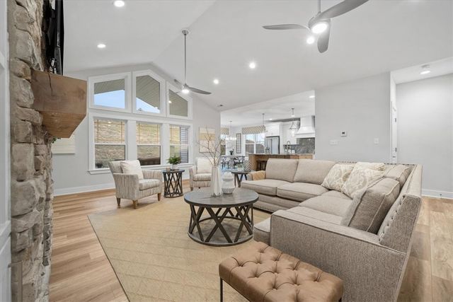 104 Ridgewood Heights Dr, West Deer, PA 15101