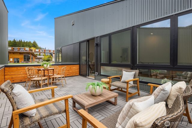 226 Canopy Path NW, Bainbridge Island, WA 98110