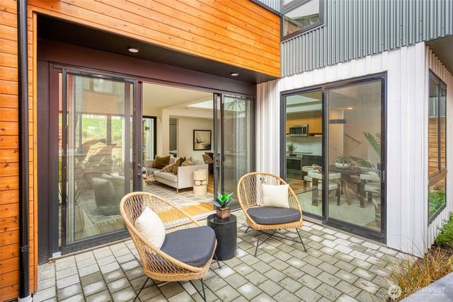 226 Canopy Path NW, Bainbridge Island, WA 98110