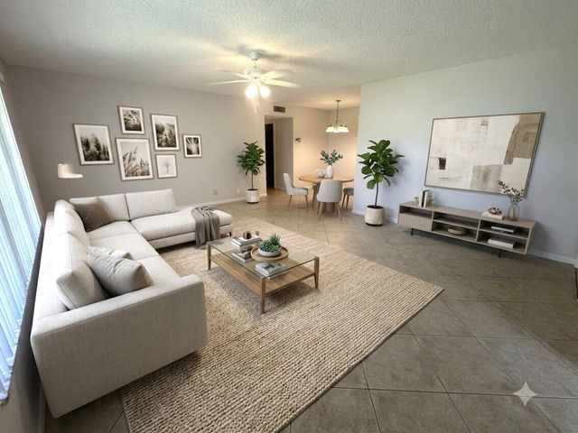 1202 S DRIVE Circle A, Delray Beach, FL 33445
