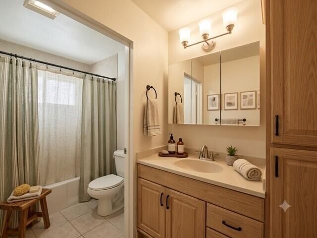 1202 S DRIVE Circle A, Delray Beach, FL 33445