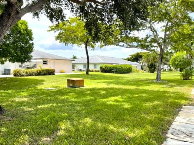 1202 S DRIVE Circle A, Delray Beach, FL 33445