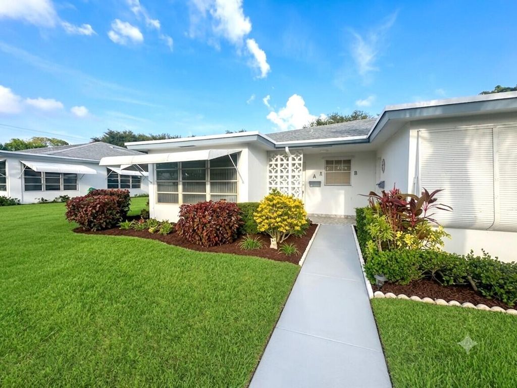 1202 S DRIVE Circle A, Delray Beach, FL 33445