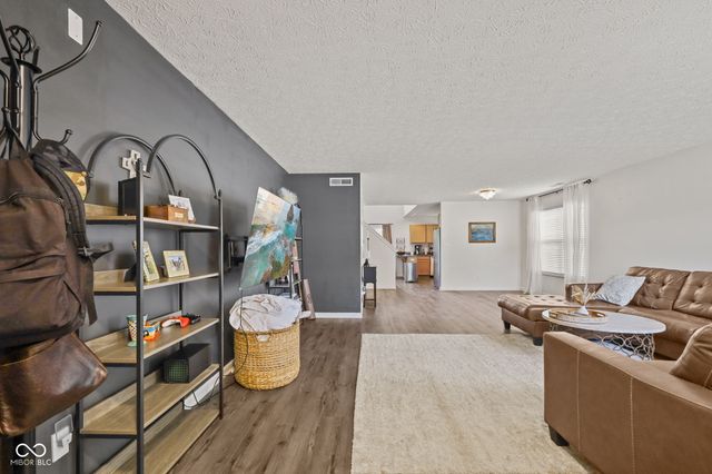 7622 Sergi Canyon Drive, Indianapolis, IN 46217