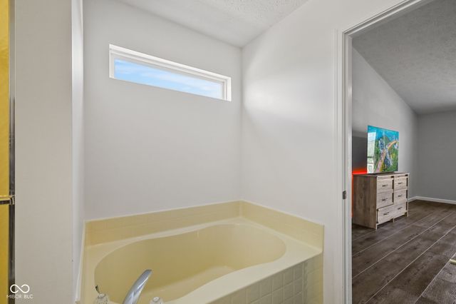 7622 Sergi Canyon Drive, Indianapolis, IN 46217