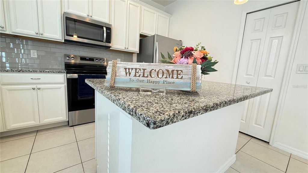 Image 3 of property listing at 6970 TUSSILAGO WAY, Orlando, FL 32822