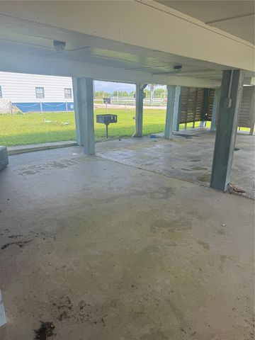 989 Alberdie Drive, Crystal Beach, TX 77650