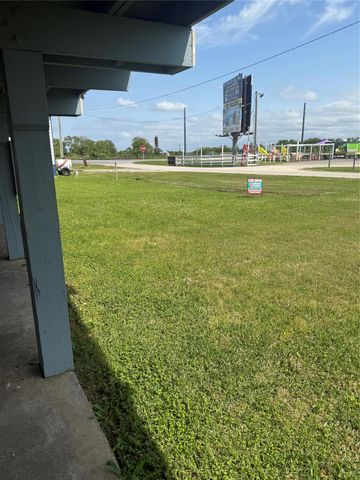 989 Alberdie Drive, Crystal Beach, TX 77650