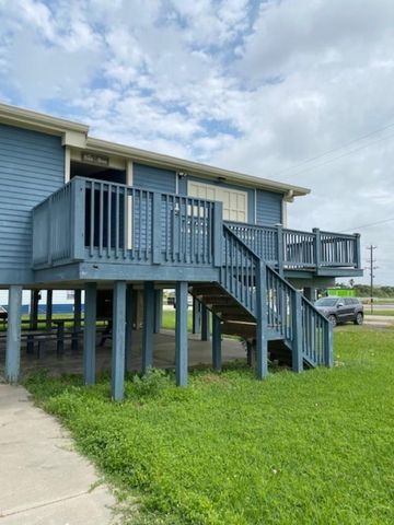 989 Alberdie Drive, Crystal Beach, TX 77650