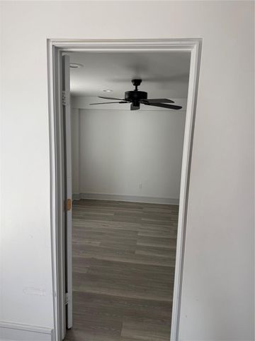 989 Alberdie Drive, Crystal Beach, TX 77650