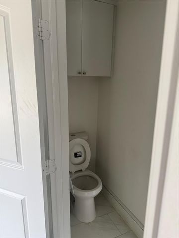 989 Alberdie Drive, Crystal Beach, TX 77650