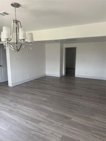 989 Alberdie Drive, Crystal Beach, TX 77650