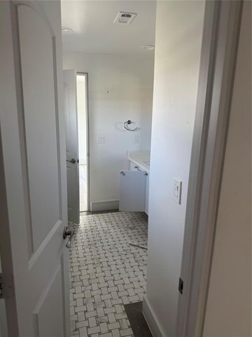 989 Alberdie Drive, Crystal Beach, TX 77650