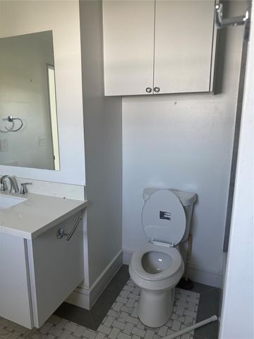 989 Alberdie Drive, Crystal Beach, TX 77650