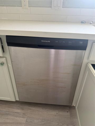 989 Alberdie Drive, Crystal Beach, TX 77650