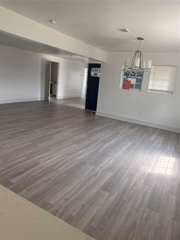 989 Alberdie Drive, Crystal Beach, TX 77650