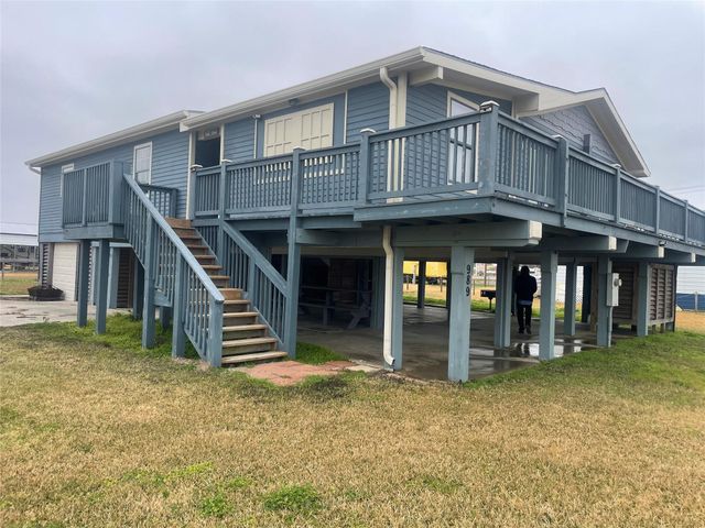989 Alberdie Drive, Crystal Beach, TX 77650