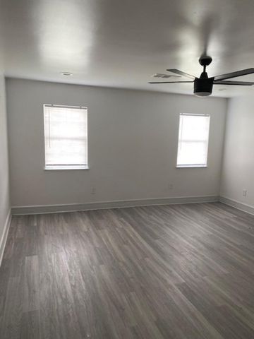 989 Alberdie Drive, Crystal Beach, TX 77650