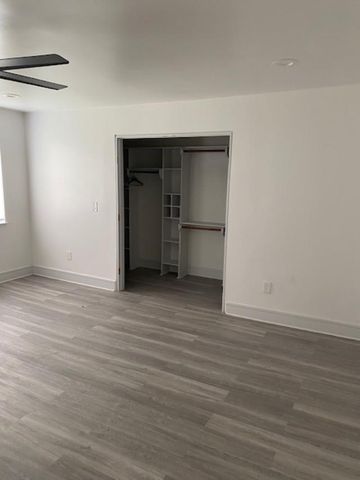 989 Alberdie Drive, Crystal Beach, TX 77650