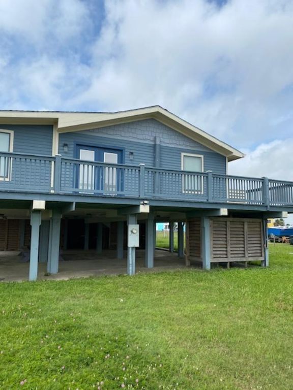 989 Alberdie Drive, Crystal Beach, TX 77650