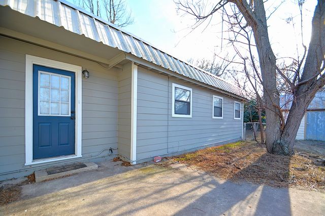 1707-A E Main St, Kerrville, TX 78028