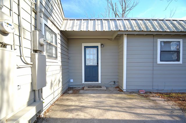 1707-A E Main St, Kerrville, TX 78028