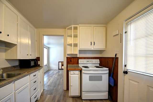 1707-A E Main St, Kerrville, TX 78028