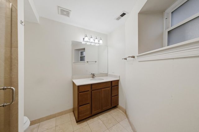 4440 N DOVER Street GS, Chicago, IL 60640