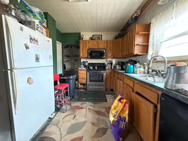 24 Messmore Avenue, Centerburg, OH 43011