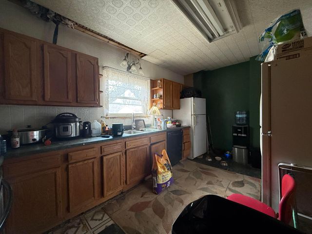 24 Messmore Avenue, Centerburg, OH 43011