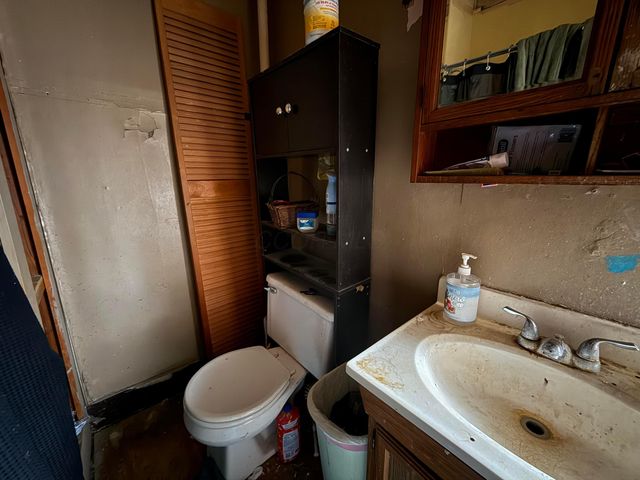 24 Messmore Avenue, Centerburg, OH 43011