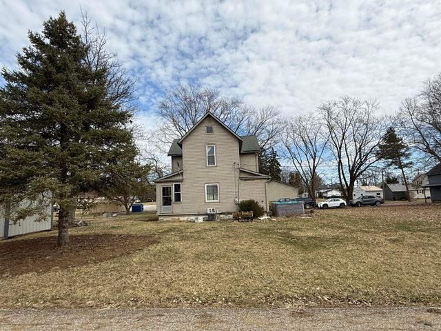 24 Messmore Avenue, Centerburg, OH 43011