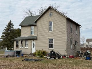 24 Messmore Avenue, Centerburg, OH 43011