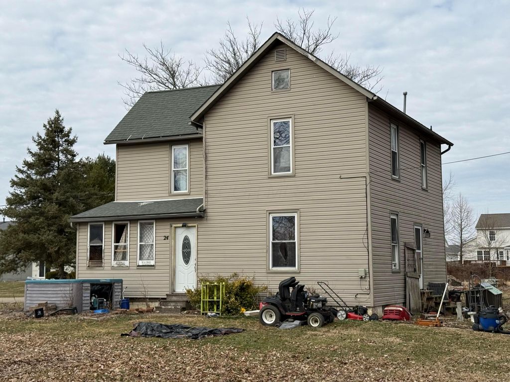 24 Messmore Avenue, Centerburg, OH 43011