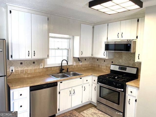 2730 Meadow View Drive, Acworth, GA 30102