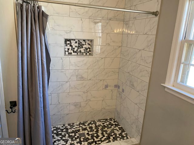 2730 Meadow View Drive, Acworth, GA 30102