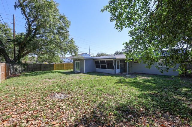 1500 LAUREL CIRCLE, Clearwater, FL 33756