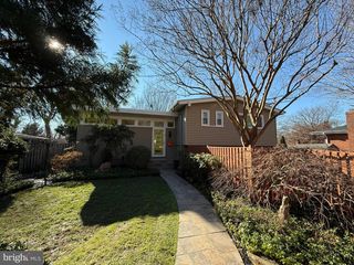 5004 REGENCY PL, Alexandria, VA 22304