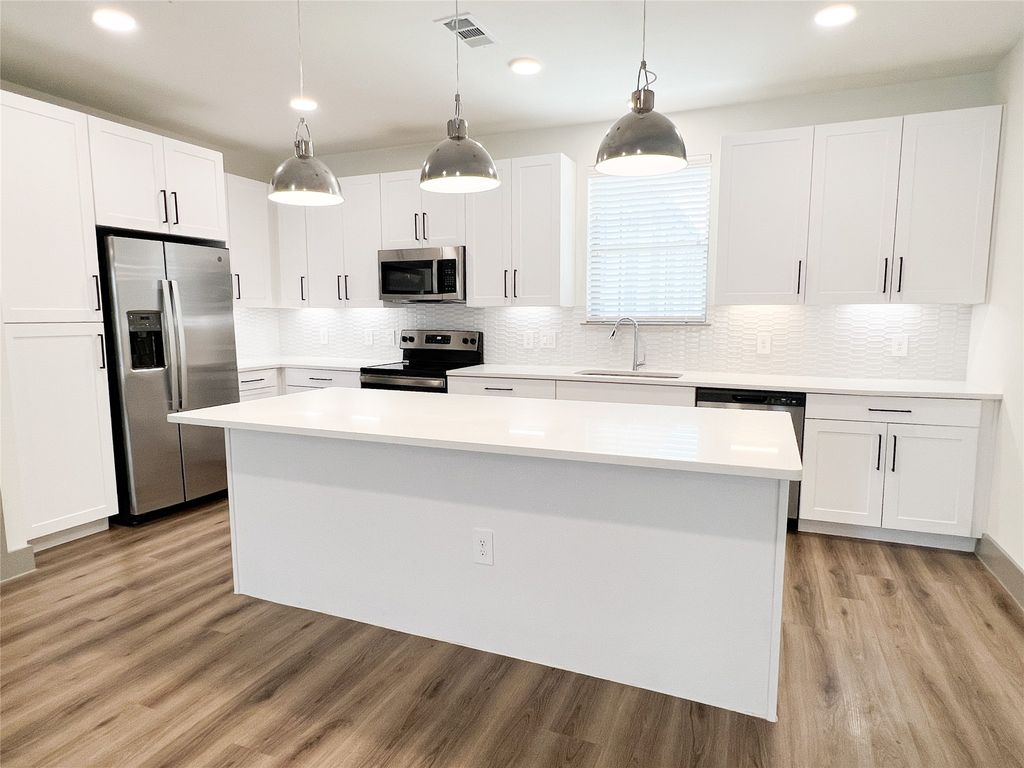 4020 McEwen Road 3103, Farmers Branch, TX 75244