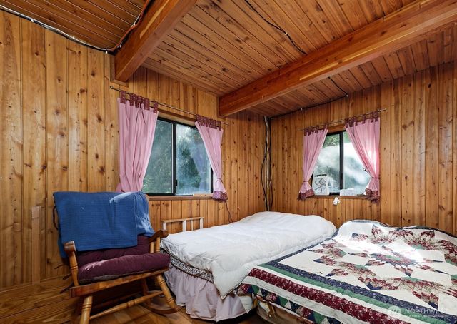 2070 W Cushman Ridge Drive, Hoodsport, WA 98548