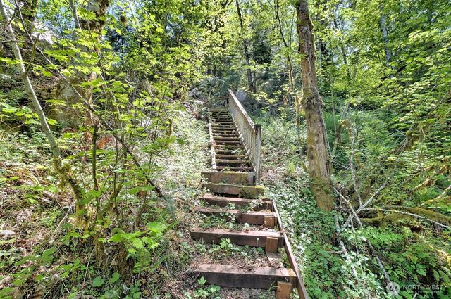 2070 W Cushman Ridge Drive, Hoodsport, WA 98548