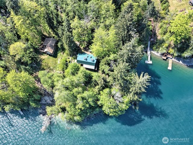 2070 W Cushman Ridge Drive, Hoodsport, WA 98548