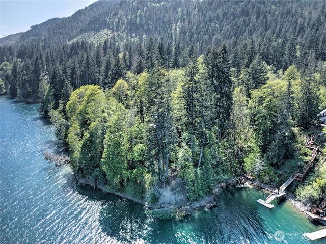 2070 W Cushman Ridge Drive, Hoodsport, WA 98548