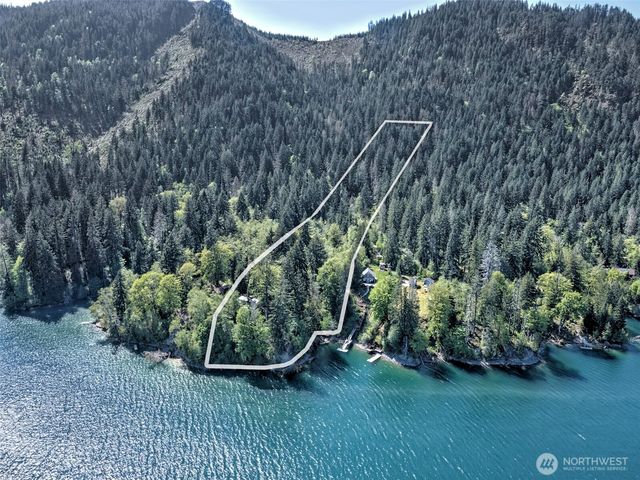 2070 W Cushman Ridge Drive, Hoodsport, WA 98548