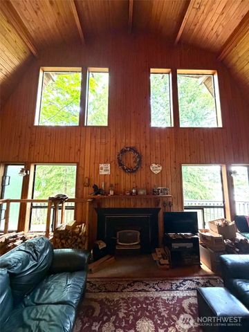 2070 W Cushman Ridge Drive, Hoodsport, WA 98548