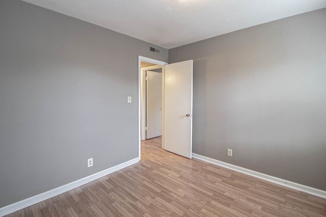 807 Golfview Pl Apt A, Clarksville, TN 37043