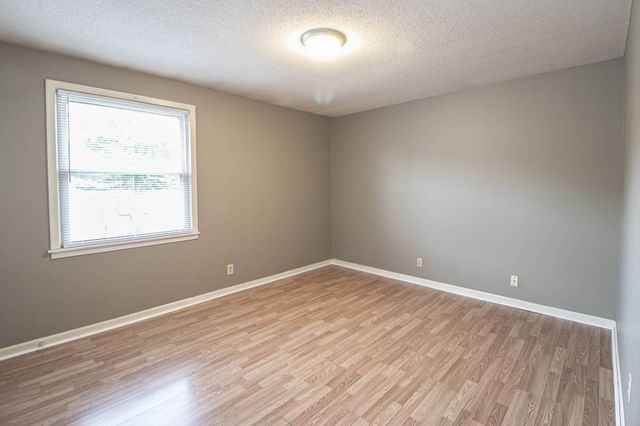 807 Golfview Pl Apt A, Clarksville, TN 37043
